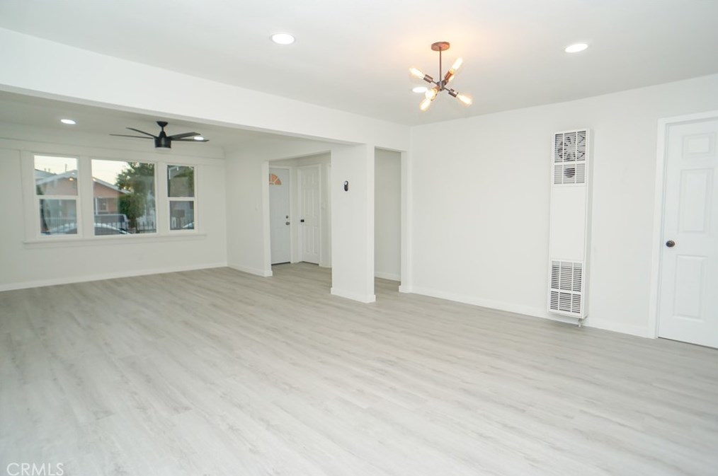 235 60 St, Los Angeles CA  90001-1120 exterior