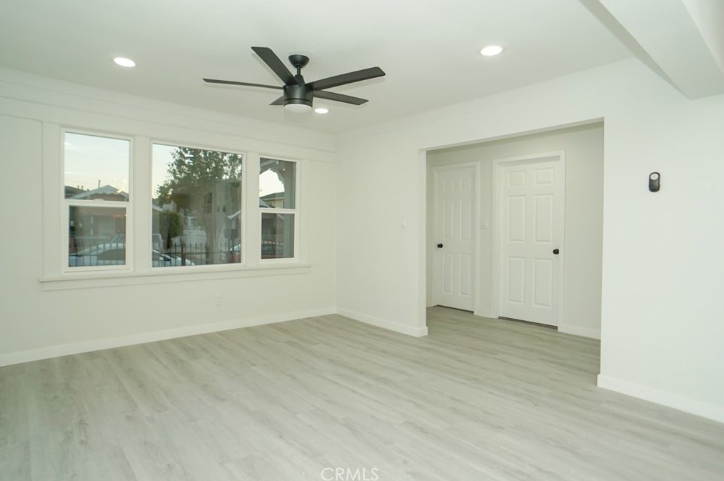 235 60 St, Los Angeles CA  90001-1120 exterior