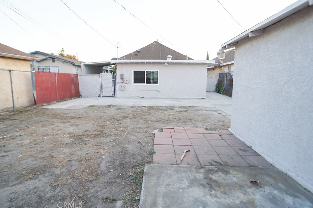 235 60 St, Los Angeles CA  90001-1120 exterior