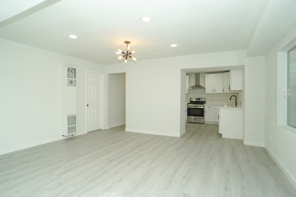 235 60 St, Los Angeles CA  90001-1120 exterior