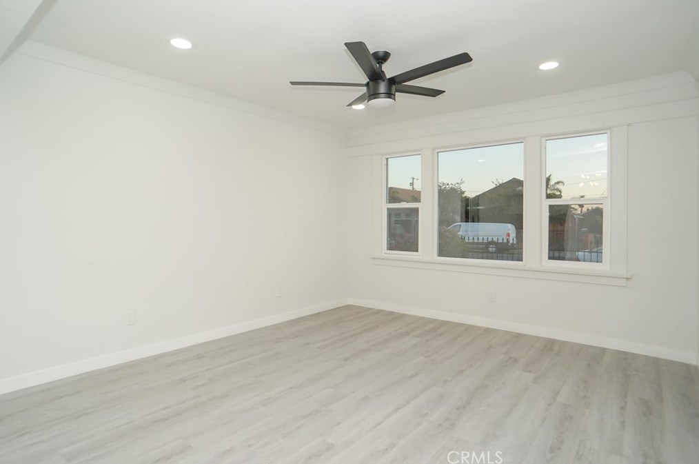 235 60 St, Los Angeles CA  90001-1120 exterior