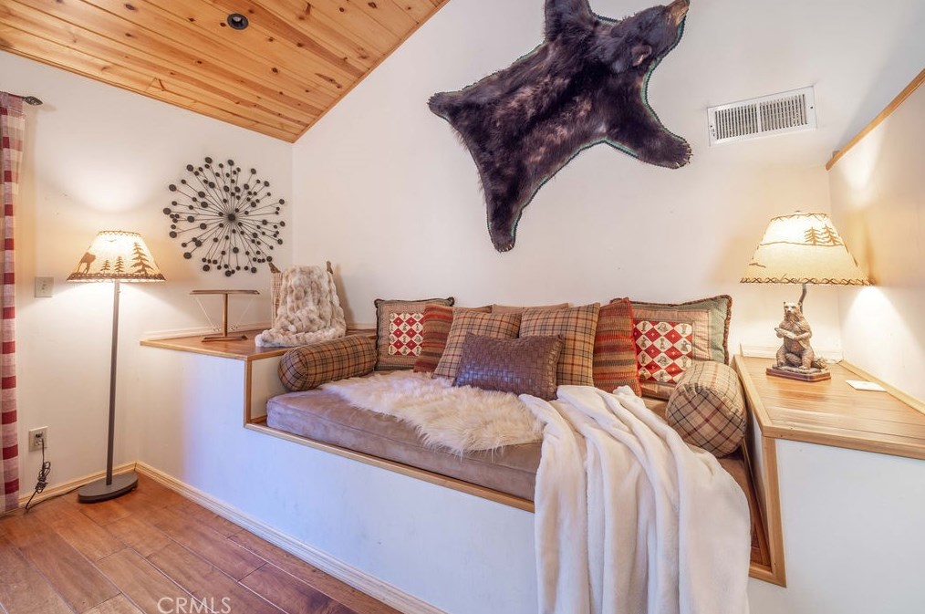 333 Brewer Way, Big Bear City CA  92314-9272 exterior