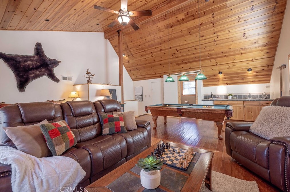 333 Brewer Way, Big Bear City CA  92314-9272 exterior