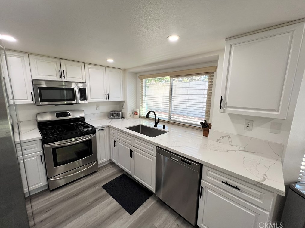 6741 Kempster Ct, Fontana CA  92336-1574 exterior