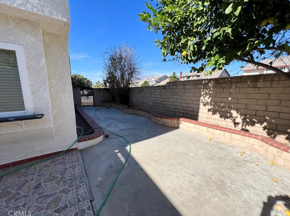 6741 Kempster Ct, Fontana CA  92336-1574 exterior