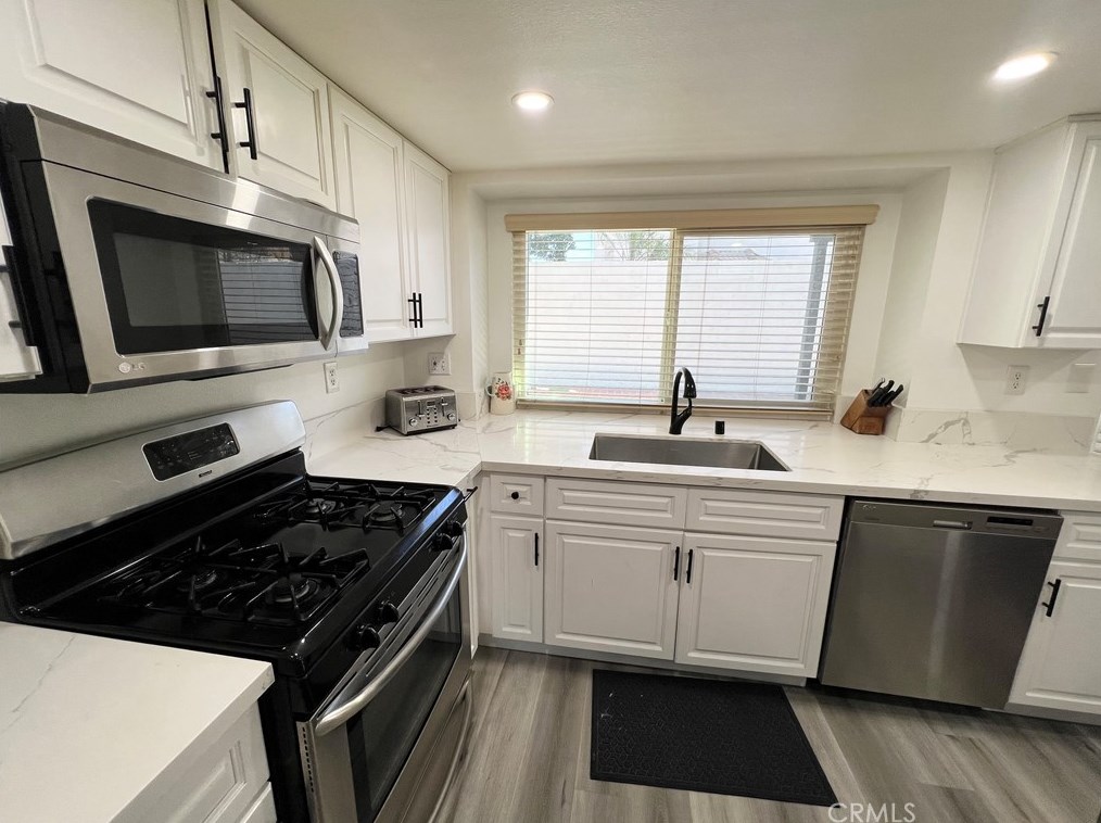 6741 Kempster Ct, Fontana CA  92336-1574 exterior