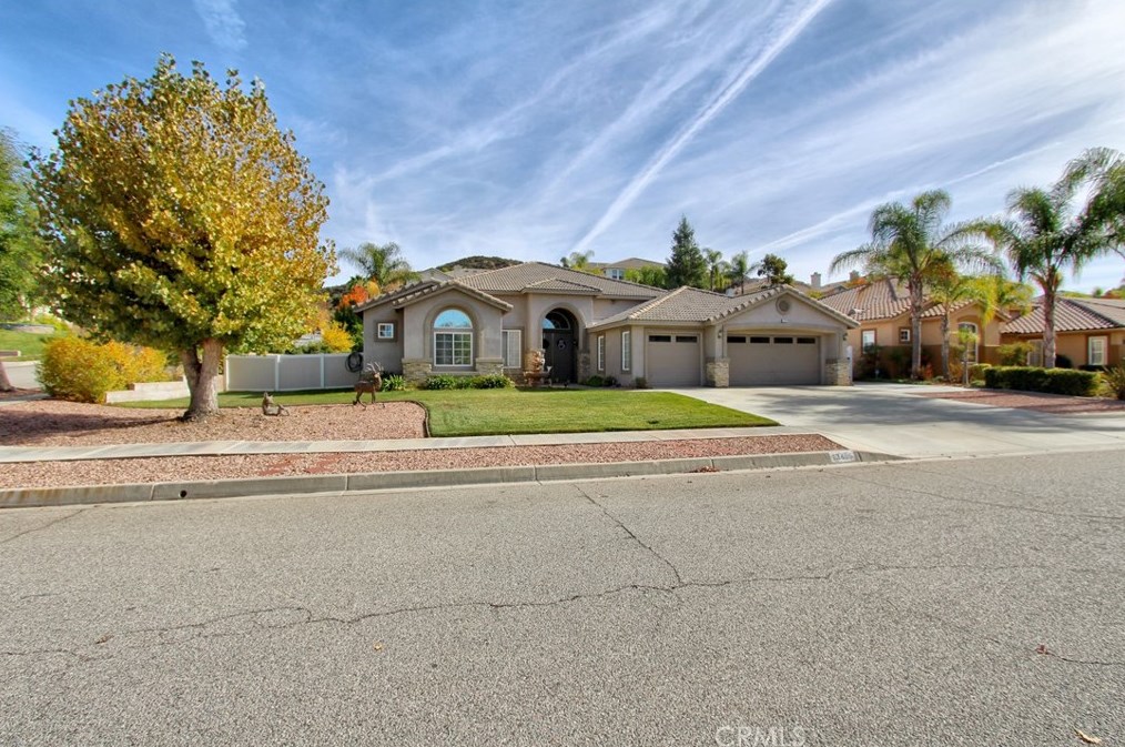 13405 Mesa Crest Dr, Yucaipa, CA 92399-5819