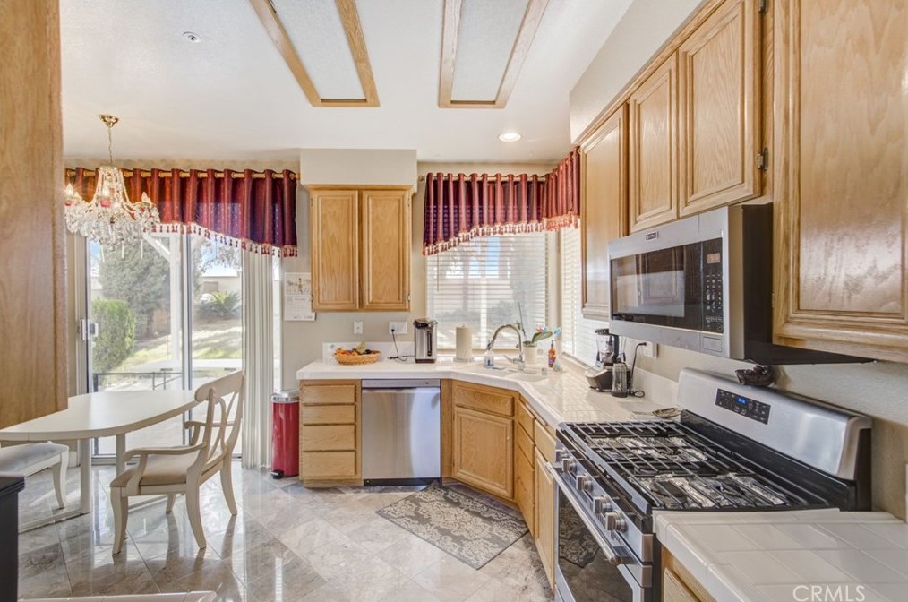 14735 Saddlepeak Dr, Fontana CA  92336-0197 exterior