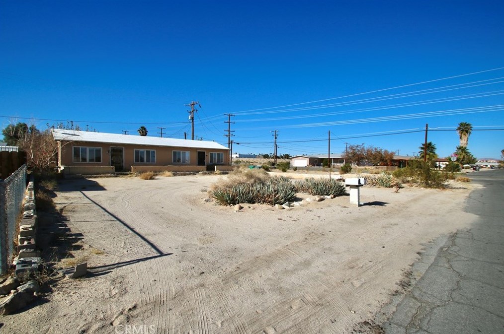 6418 Cienega Dr, Twntynine Plm, CA 92277