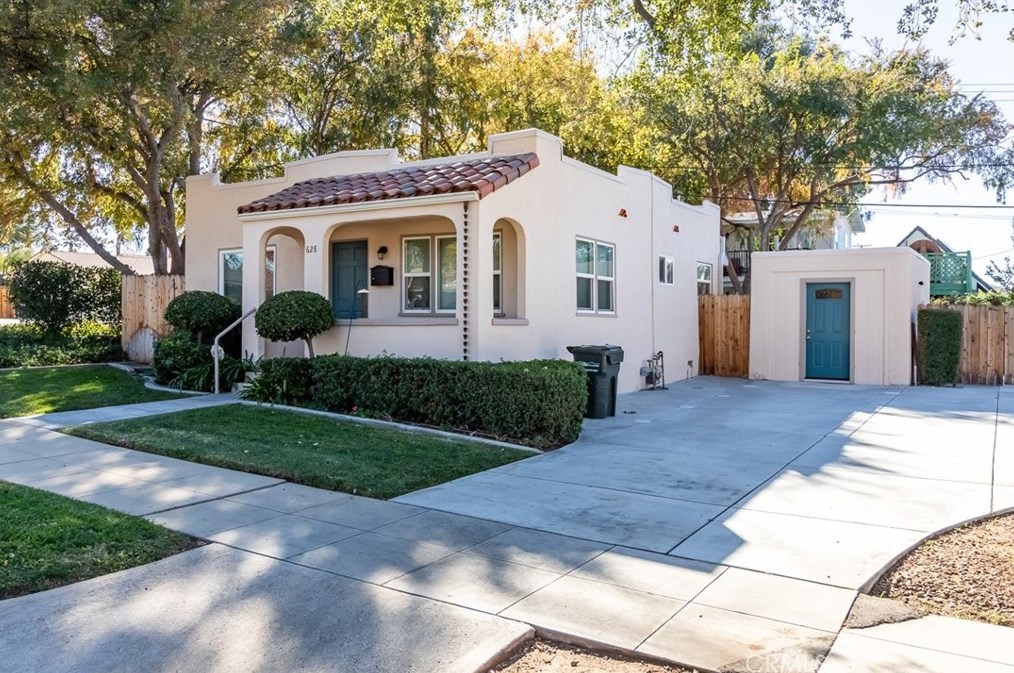 628 Monterey St, Redlands, CA 92373