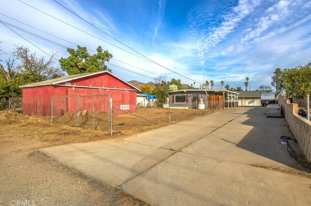 8435 Mission Blvd, Jurupa Valley, CA 92509