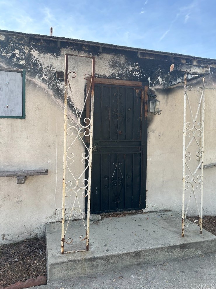 2588 Roxbury Dr, San Bernardino, CA 92404