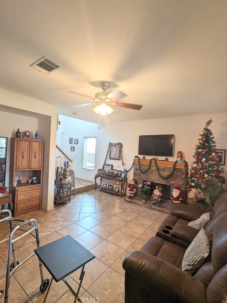 13466 Glorybower St, Moreno Valley CA  92553-6982 exterior