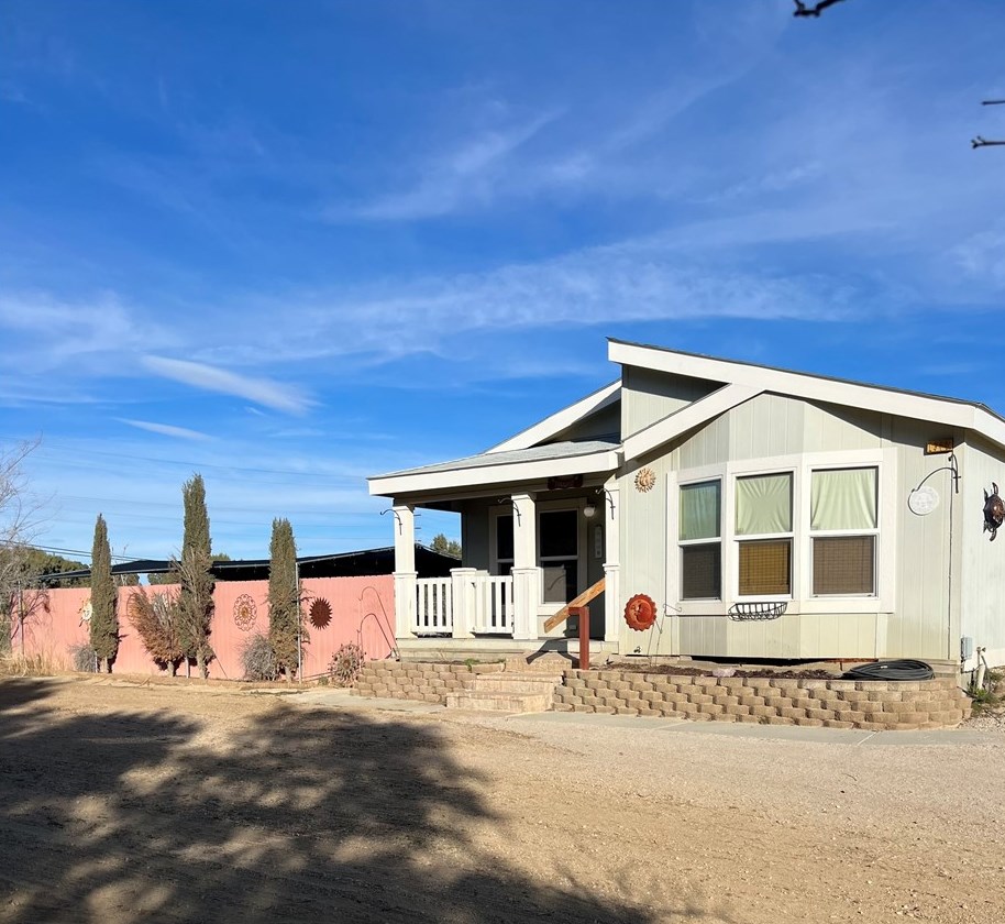 2940 58th St, Tropico Village, CA 93560