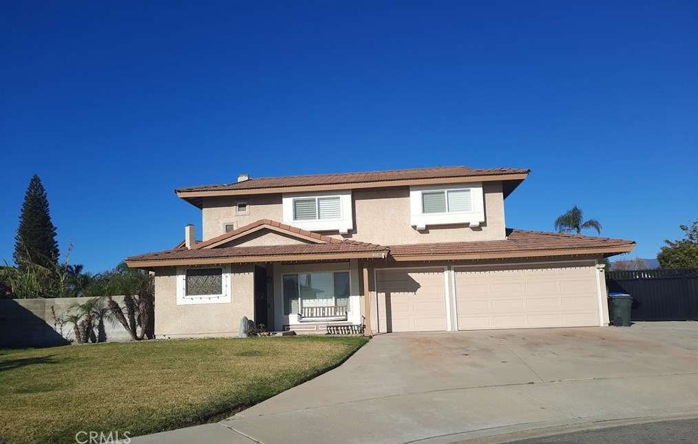 816 S Idyllwild Ave, Rialto, CA 92376