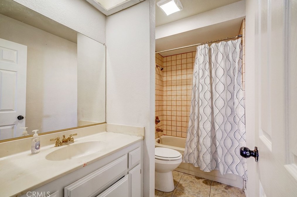 13928 Valle Vista Rd, Phelan CA  92371 exterior