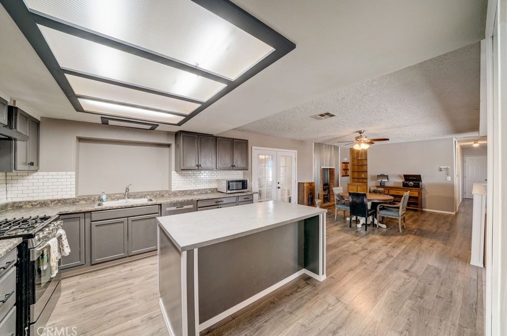 13928 Valle Vista Rd, Phelan CA  92371 exterior