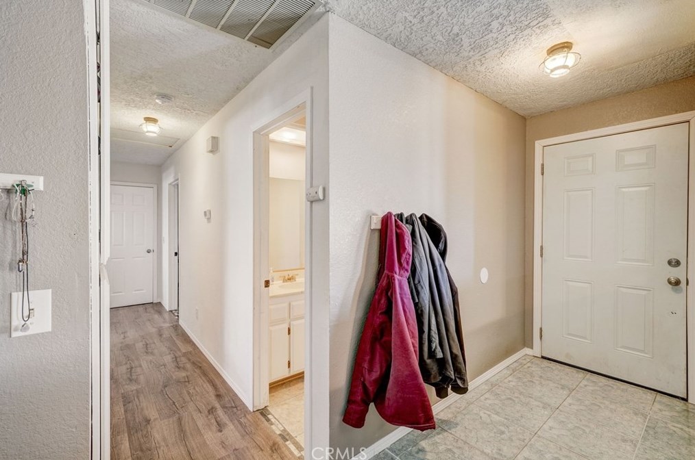 13928 Valle Vista Rd, Phelan CA  92371 exterior