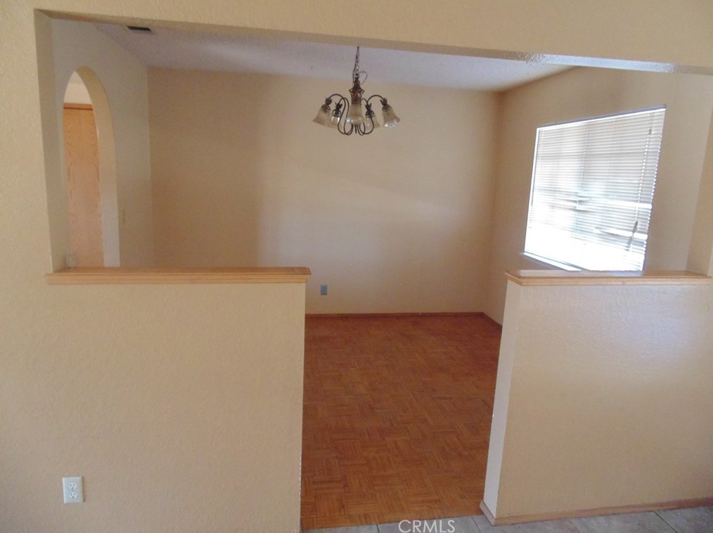 13017 Algonquin Rd, Apple Valley CA  92308-6475 exterior