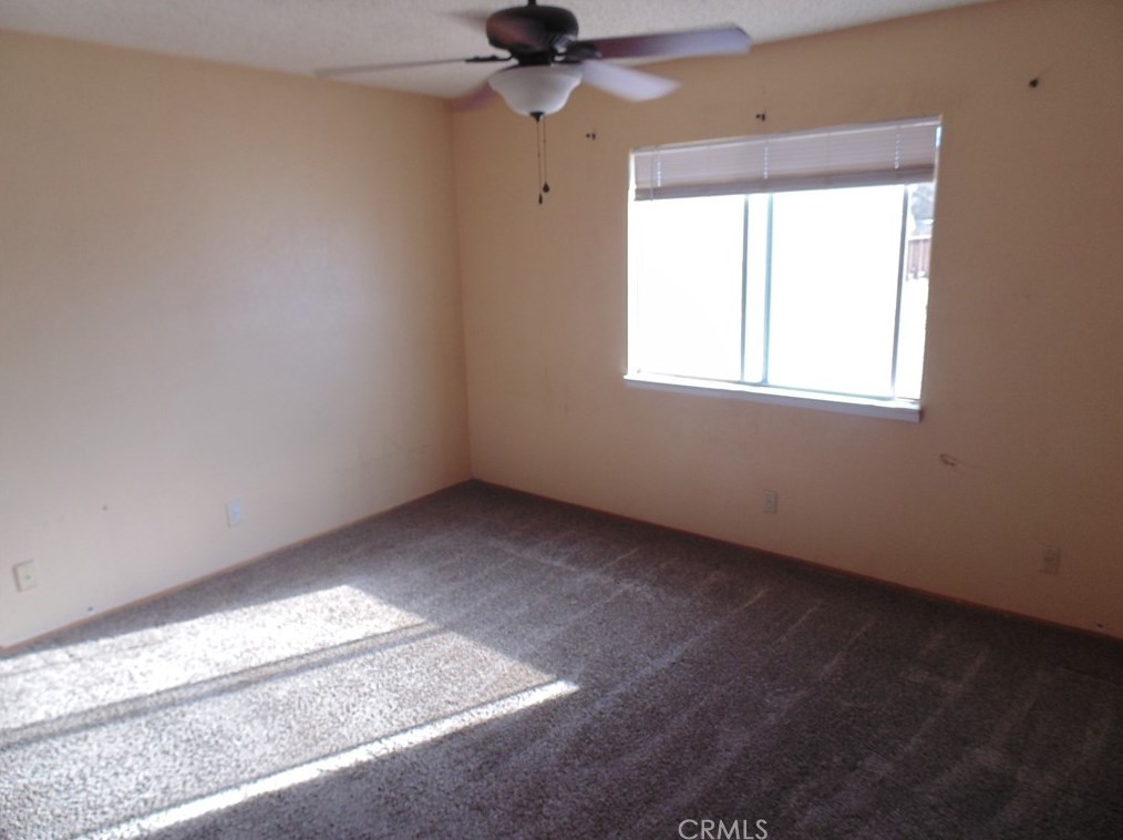 13017 Algonquin Rd, Apple Valley CA  92308-6475 exterior