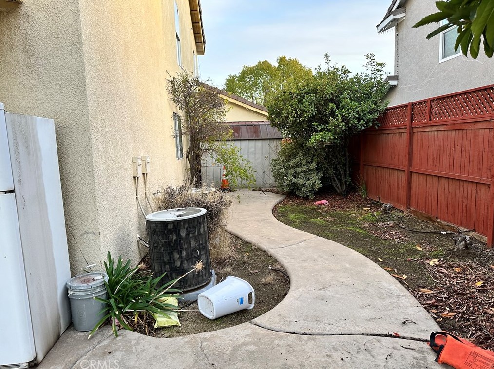 852 Camino Del Sol, Riverside CA  92508-6098 exterior