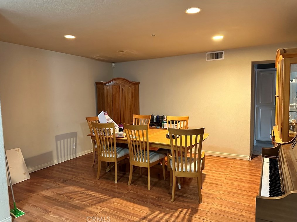 852 Camino Del Sol, Riverside CA  92508-6098 exterior