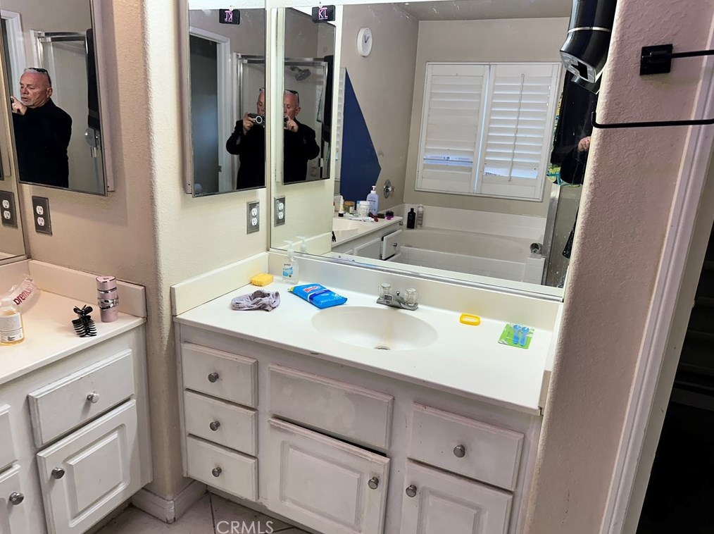 852 Camino Del Sol, Riverside CA  92508-6098 exterior