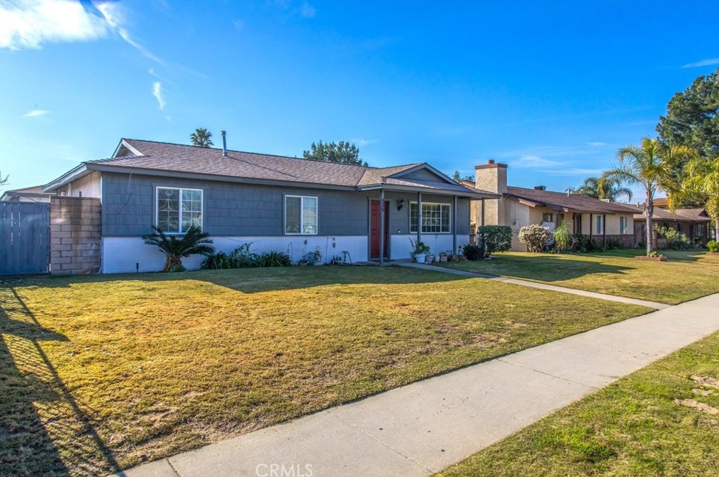 425 E Randall Ave, Rialto, CA 92376