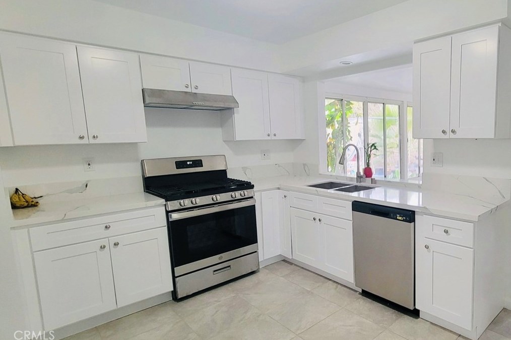 578 Monterey Pl, Hemet CA  92543-7269 exterior