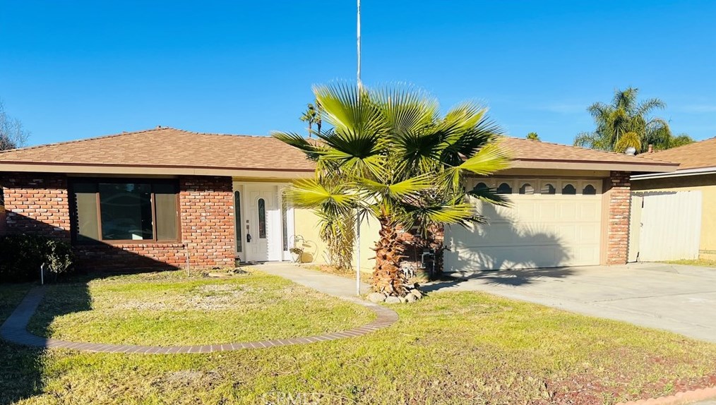 578 Monterey Pl, Hemet CA  92543-7269 exterior