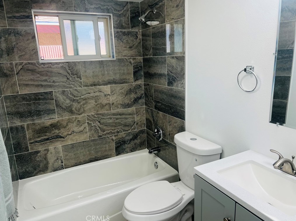 578 Monterey Pl, Hemet CA  92543-7269 exterior