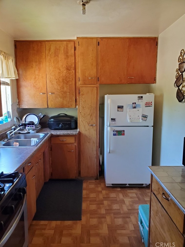 766 E Hoffer St, Banning, CA 92220