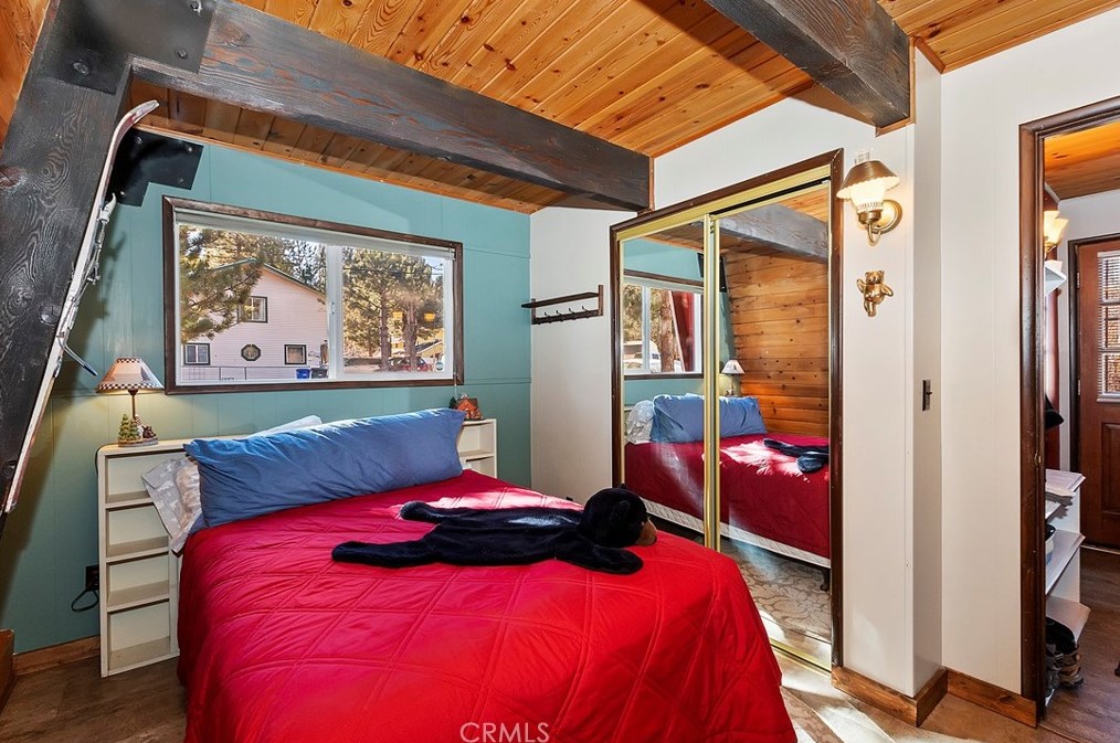 929 Fairway Blvd, Big Bear City CA  92314 exterior