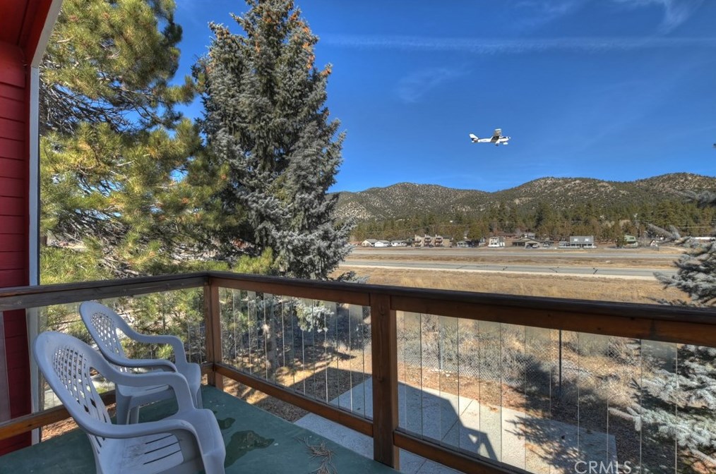 929 Fairway Blvd, Big Bear City CA  92314 exterior