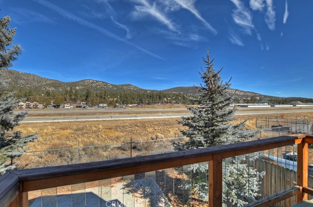 929 Fairway Blvd, Big Bear City CA  92314 exterior