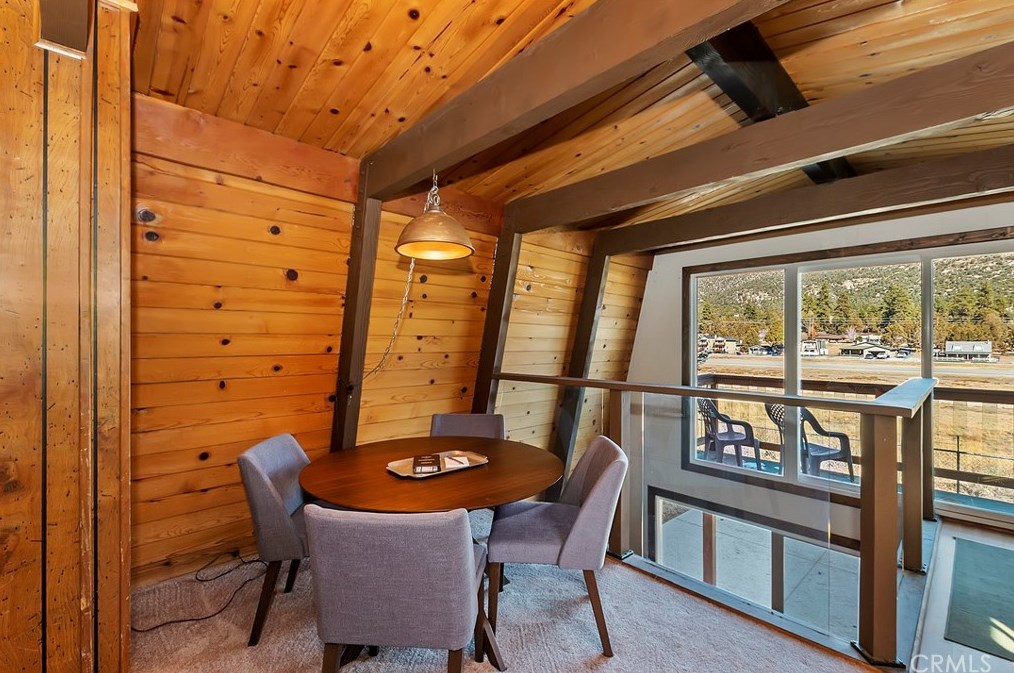 929 Fairway Blvd, Big Bear City CA  92314 exterior