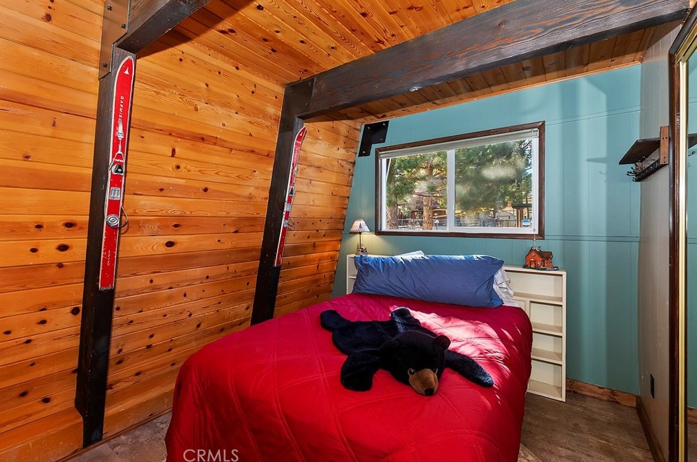 929 Fairway Blvd, Big Bear City CA  92314 exterior