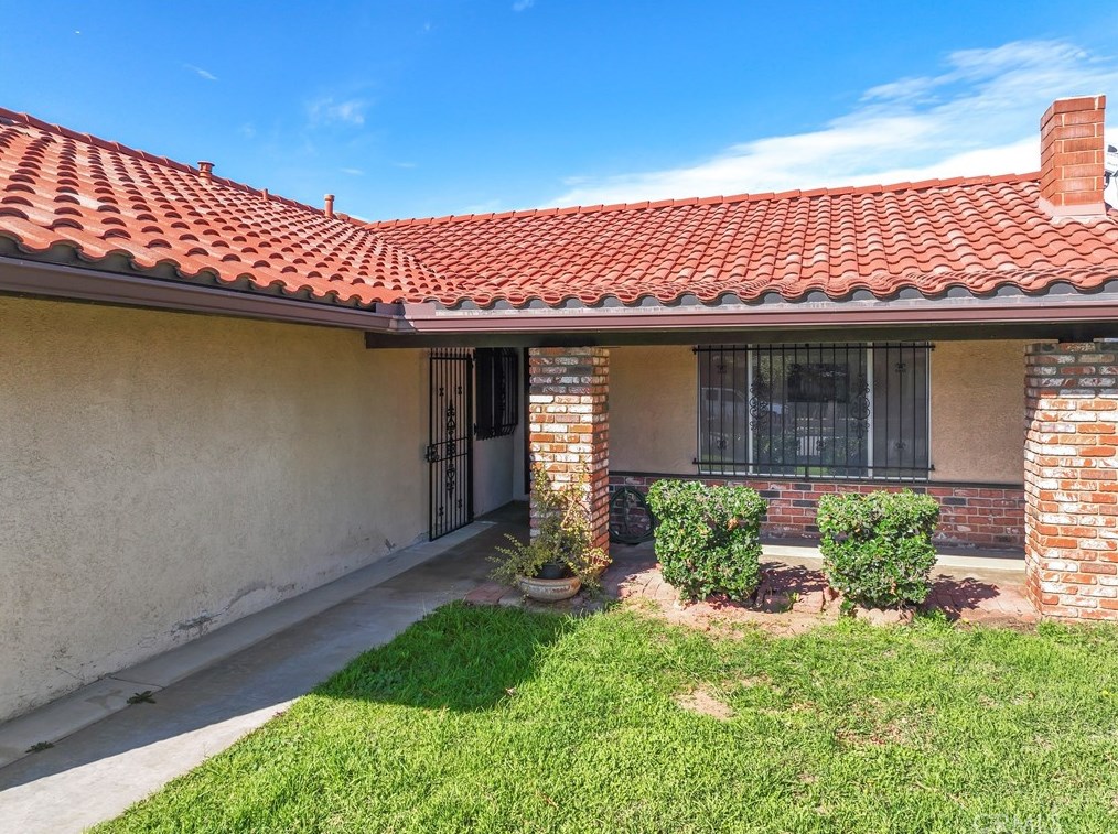 24300 Via Del Sol St, Moreno Valley, CA 92553-3348