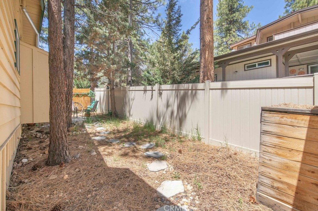 355 Cinderella Dr, Big Bear City CA  92314-9798 exterior