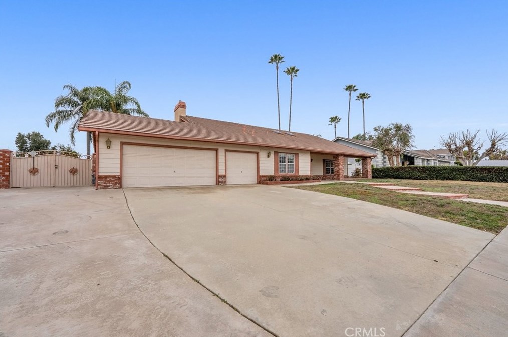 13709 Clemson Ct, Moreno Valley, CA 92555-8251