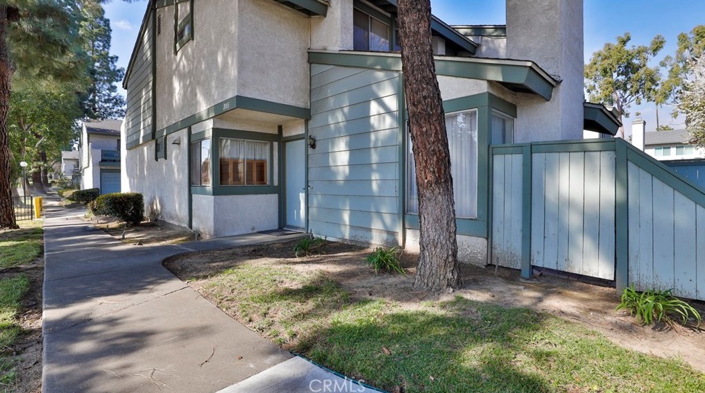 2003 E Yale St, Ontario, CA 91764