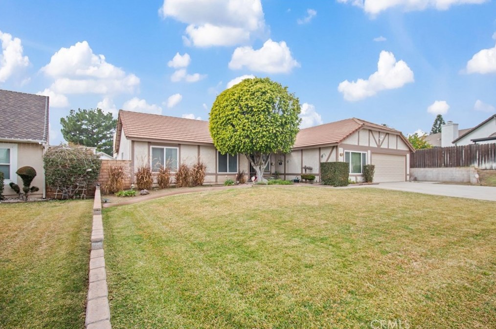 964 N Martin St, Rialto, CA 92376