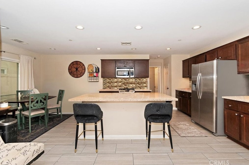 1418 Silverberry Ln, Beaumont CA  92223-1436 exterior