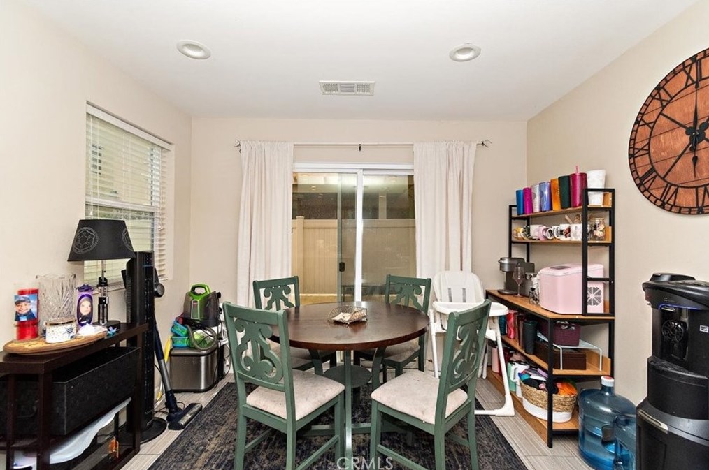 1418 Silverberry Ln, Beaumont CA  92223-1436 exterior