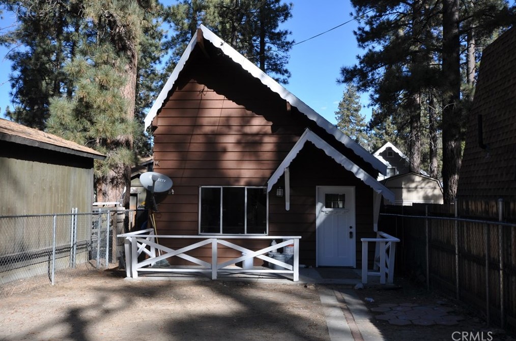 331 W Sherwood Blvd, Big Bear City, CA 92314