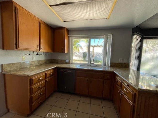 1923 Kingsbury Dr, Redlands, CA 92374