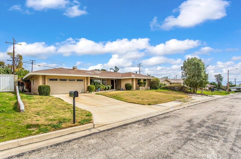 5585 Argyle Ave, San Bernardino, CA 92404-3009