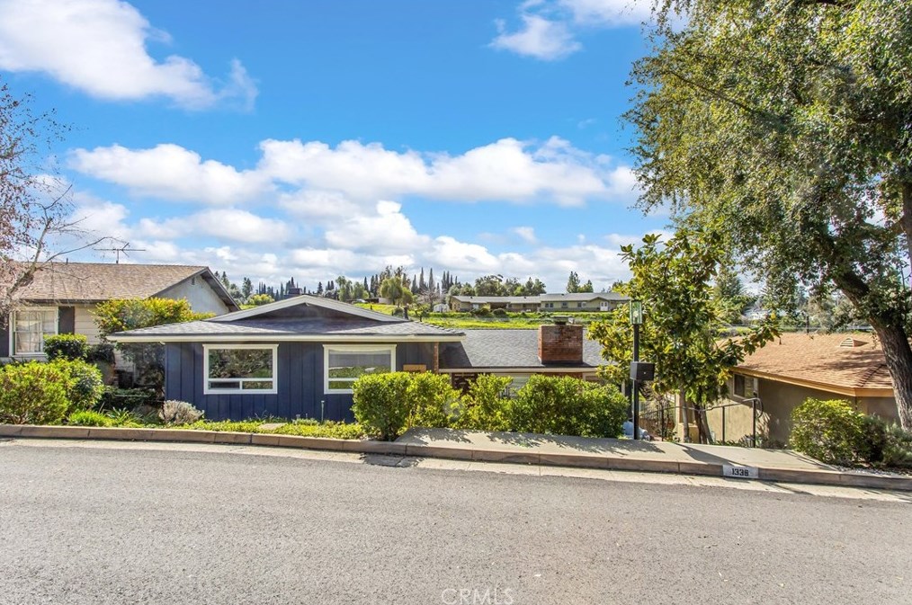 1336 La Loma Dr, Redlands, CA 92373