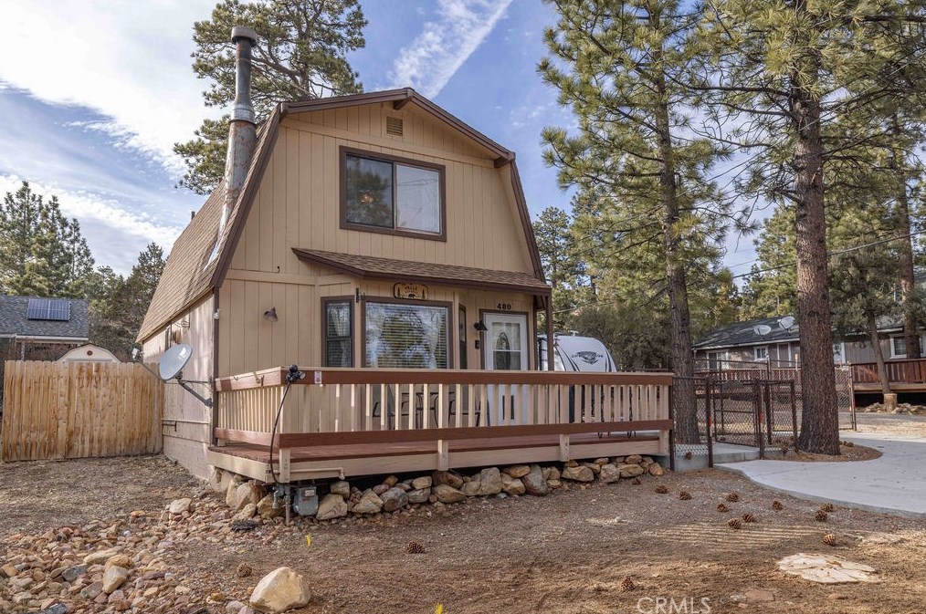 480 Spruce Ln, Big Bear City, CA 92386