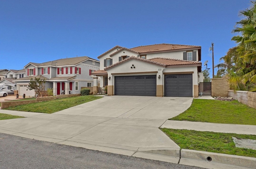 6854 Tahoe Way, Fontana, CA 92336